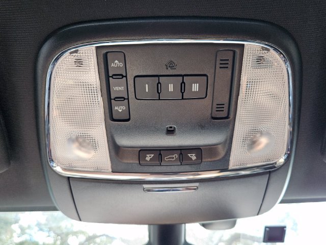 Used 2019 Jeep Grand Cherokee Altitude AWD/4WD image 22