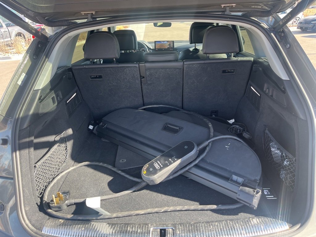 Used 2023 Audi Q5 e Premium Plus w/ Premium Plus Package image 7