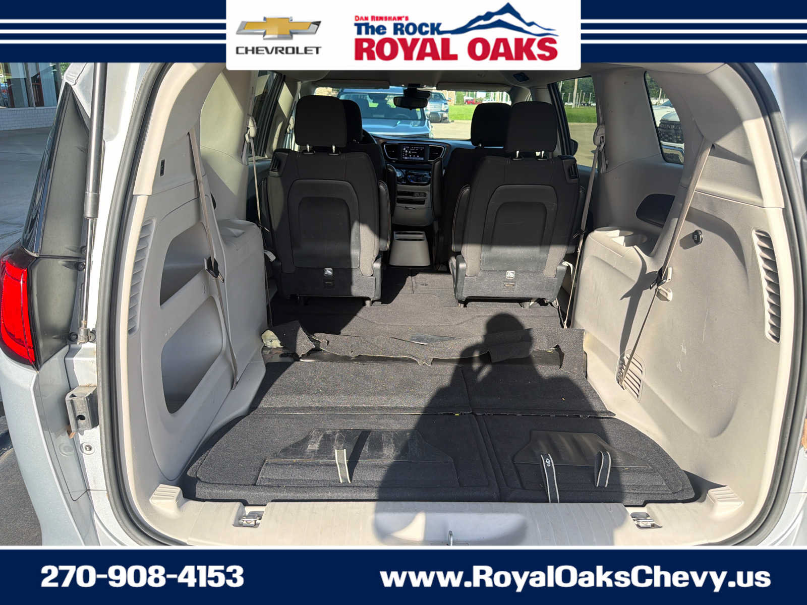 Used 2023 Chrysler Voyager LX FWD image 30