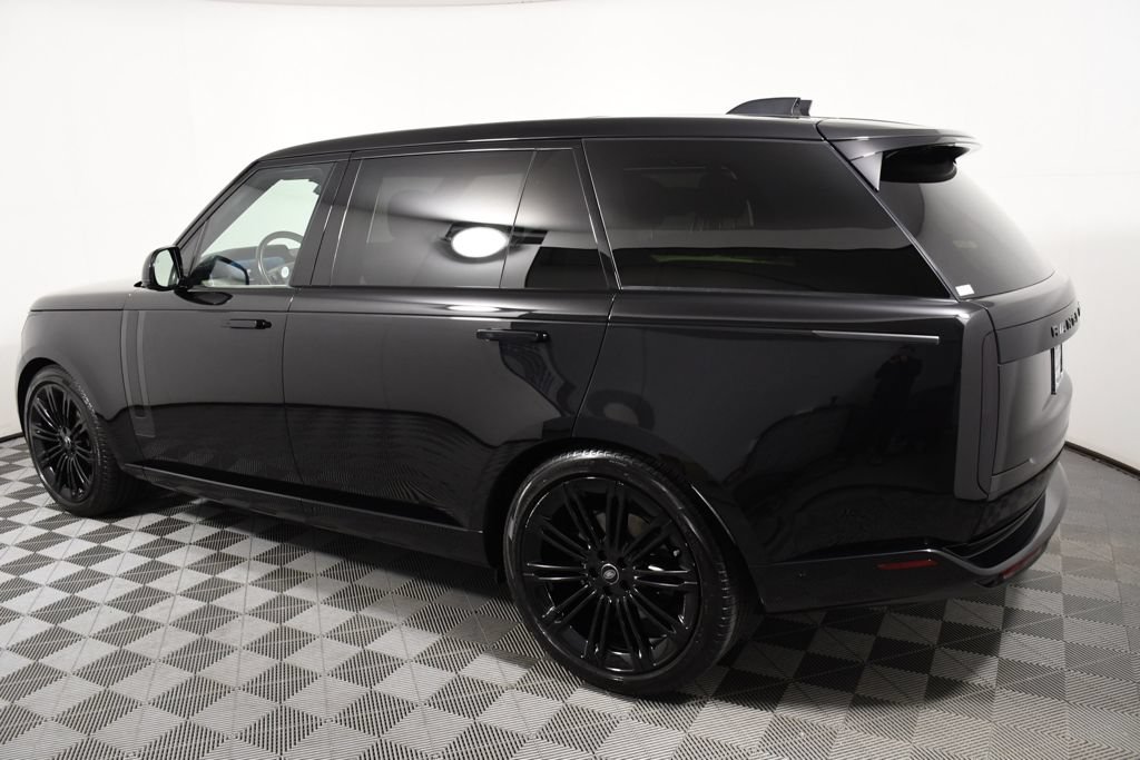 Used 2024 Land Rover Range Rover Long Wheelbase SE AWD/4WD image 3