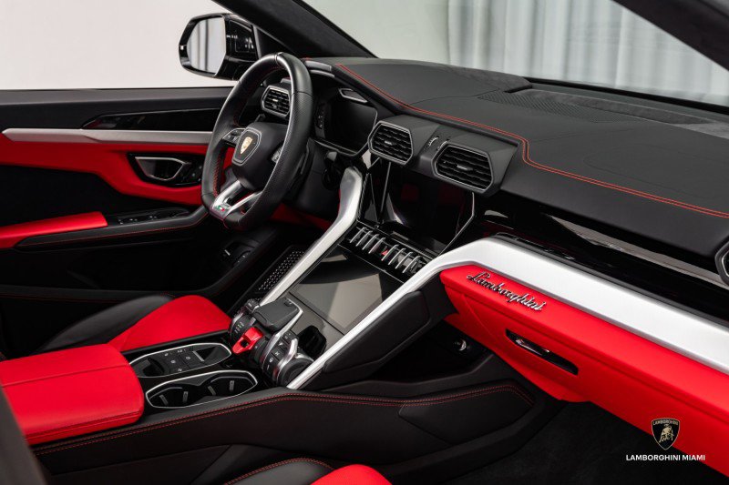 Used 2021 Lamborghini Urus image 40