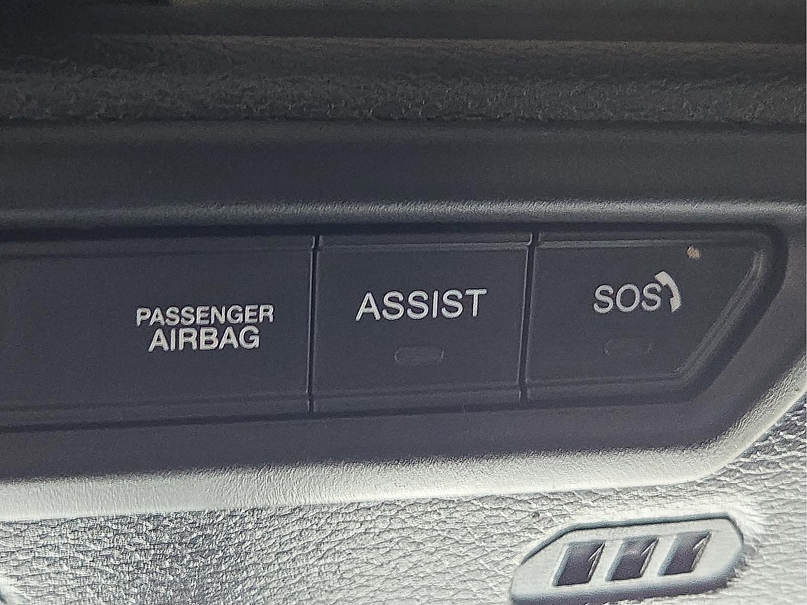 Used 2022 Jeep Wrangler Unlimited Sahara w/ Cold Weather Group image 21