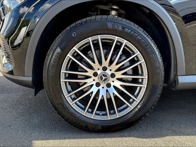 Used 2026 Mercedes-Benz GLC 300 4MATIC image 36