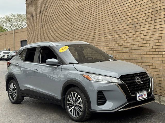 Used 2024 Nissan Kicks SV FWD image 2