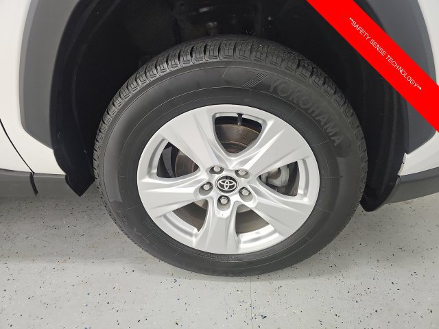 Used 2021 Toyota RAV4 XLE AWD/4WD image 8