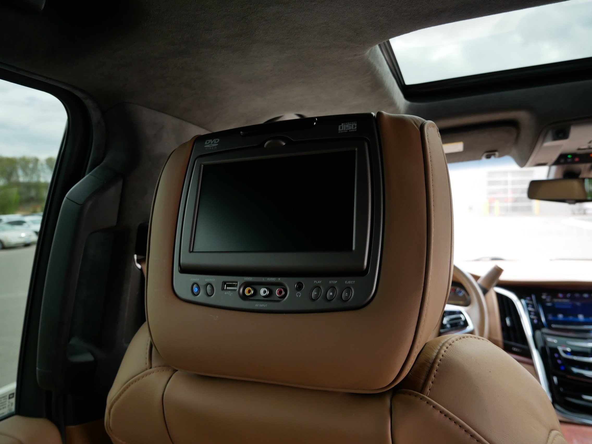Used 2017 Cadillac Escalade Platinum AWD/4WD image 13