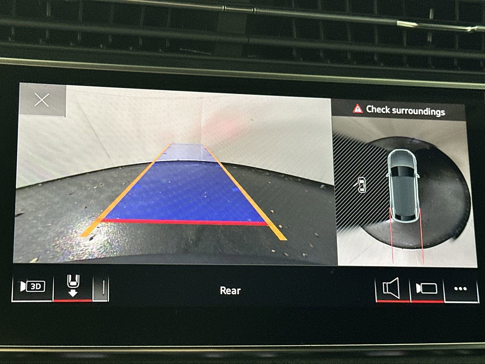 Used 2021 Audi Q8 Prestige image 17