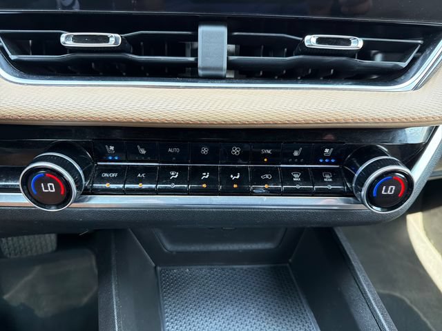 Used 2025 Chevrolet Equinox ACTIV w/ Safety and Technology Package FWD image 14