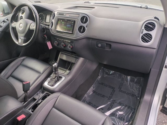 Used 2014 Volkswagen Tiguan SE FWD image 19