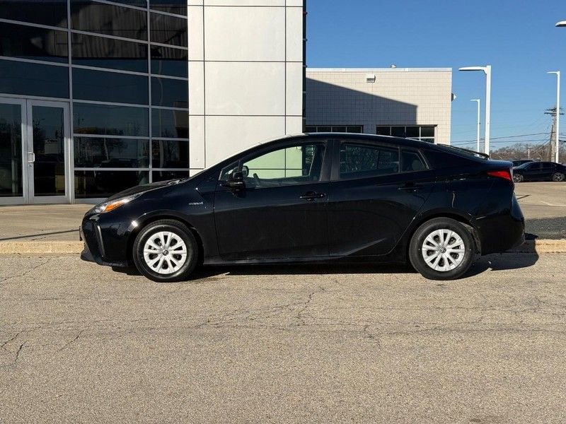 Used 2019 Toyota Prius LE image 6