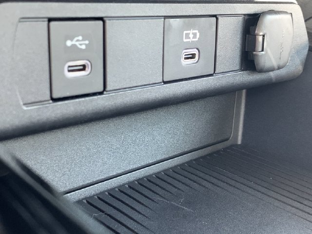 Used 2023 Toyota Prius Limited FWD image 29