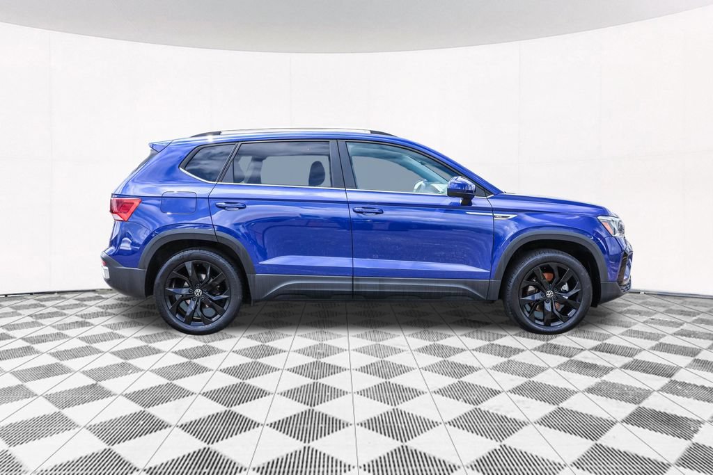 Used 2023 Volkswagen Taos SE w/ Panoramic Sunroof Package AWD/4WD image 11