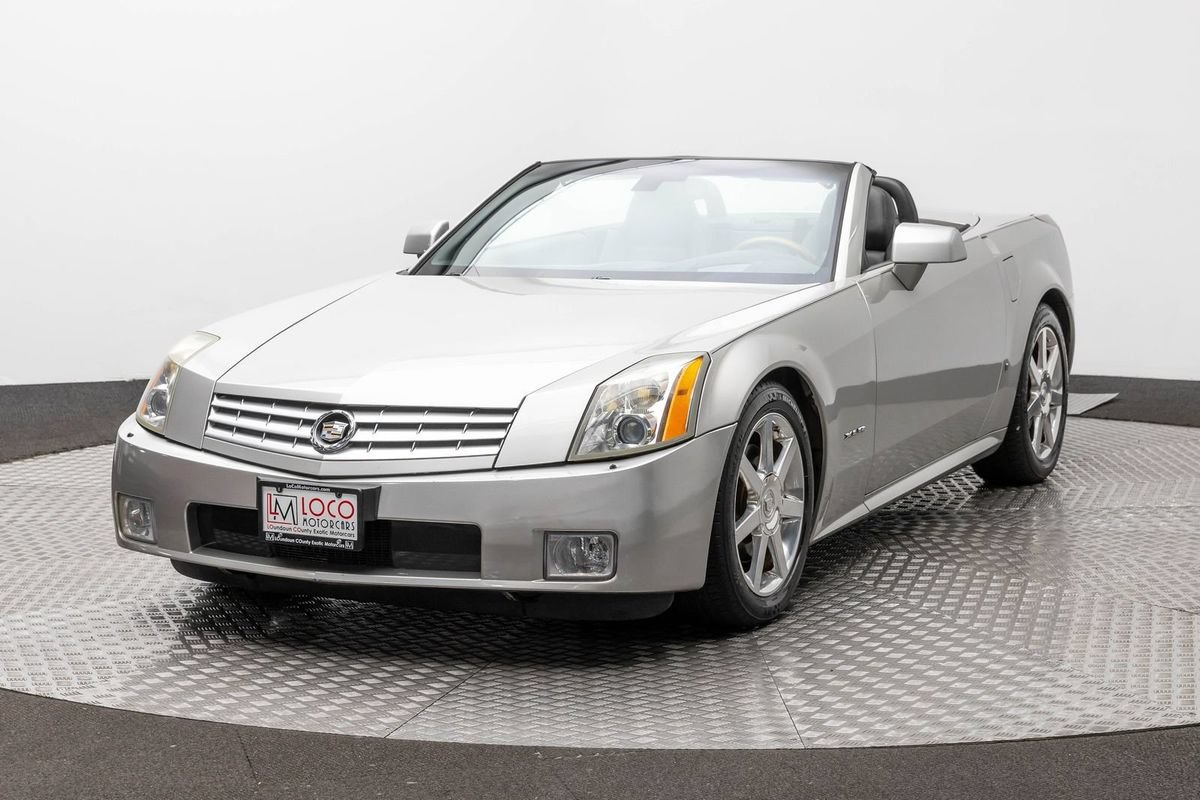 Used 2007 Cadillac XLR RWD image 2