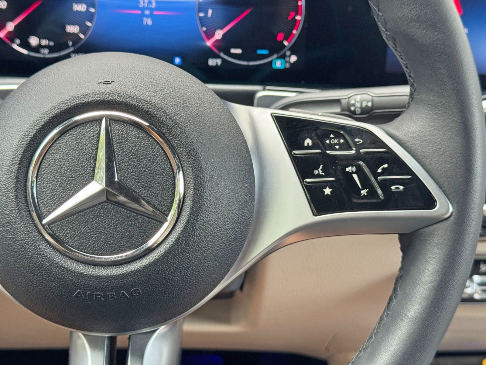 Used 2025 Mercedes-Benz GLB 250 image 21