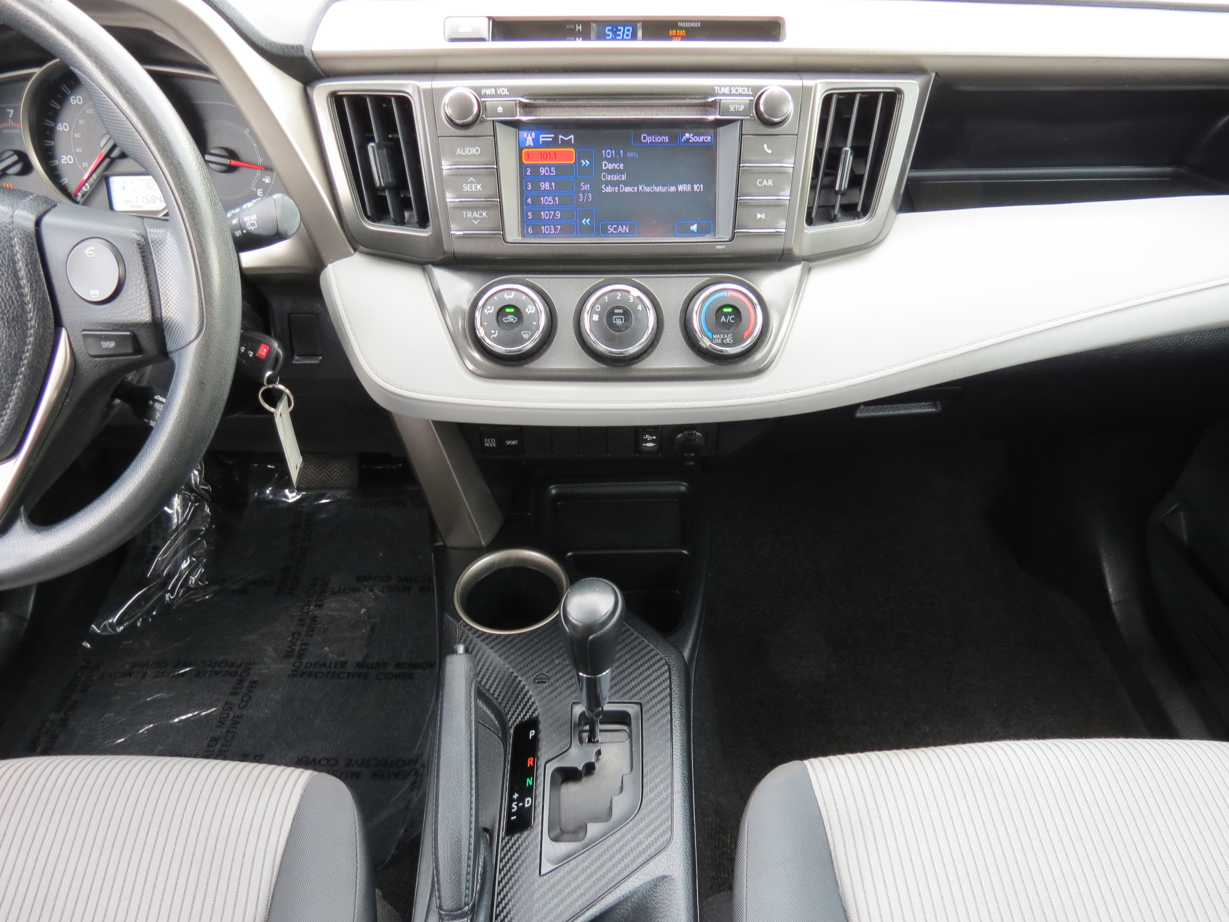 Used 2013 Toyota RAV4 LE FWD image 18