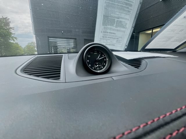 Certified 2023 Porsche Macan S AWD/4WD image 24