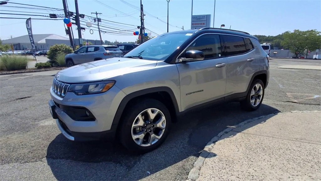 Certified 2022 Jeep Compass Limited image 4