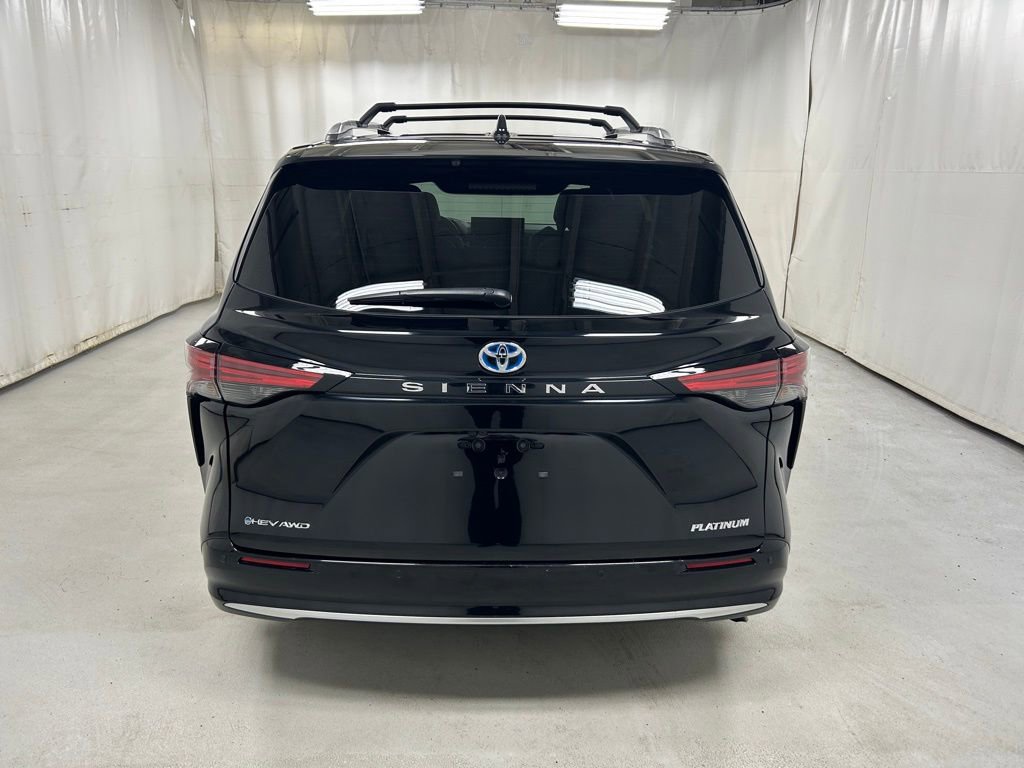 Used 2025 Toyota Sienna Platinum AWD/4WD image 5