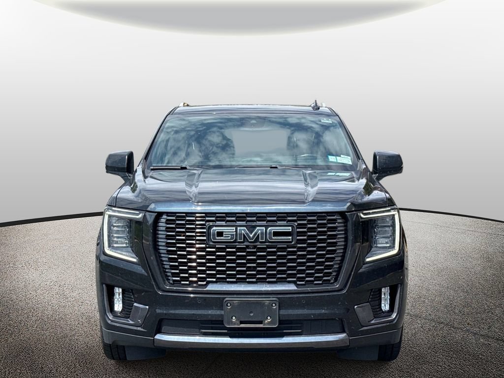 Used 2023 GMC Yukon Denali Ultimate AWD/4WD image 3