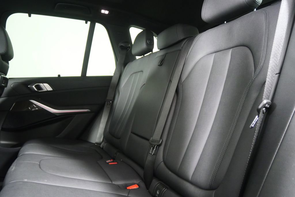 Certified 2022 BMW X5 xDrive40i w/ Premium Package image 12