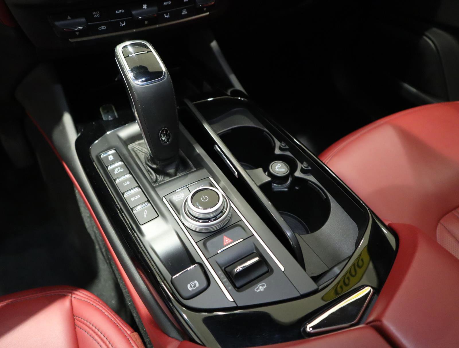 Used 2022 Maserati Levante Modena image 33