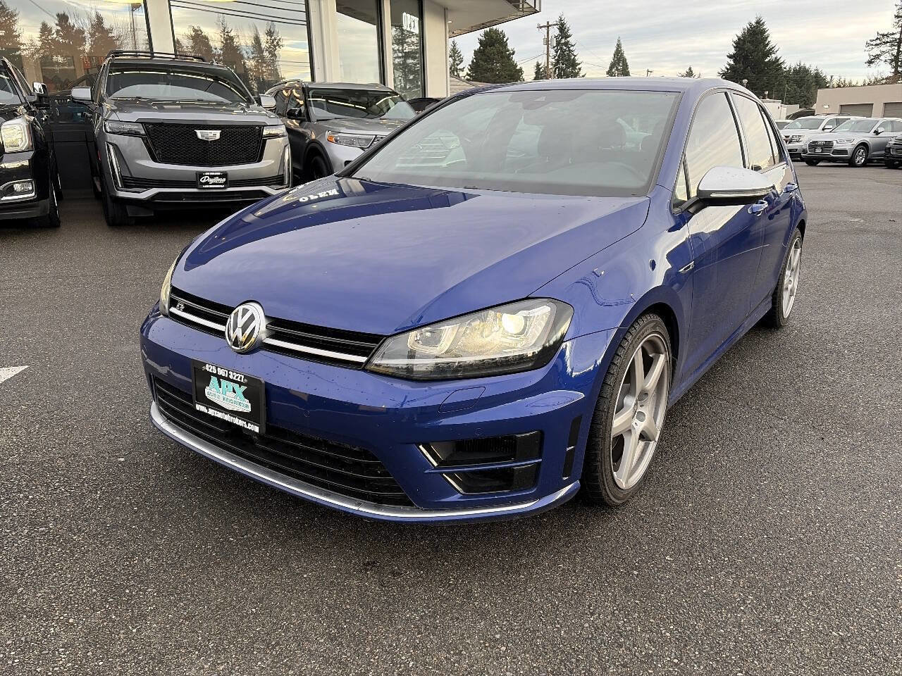 Used 2017 Volkswagen Golf R 4-Door image 1
