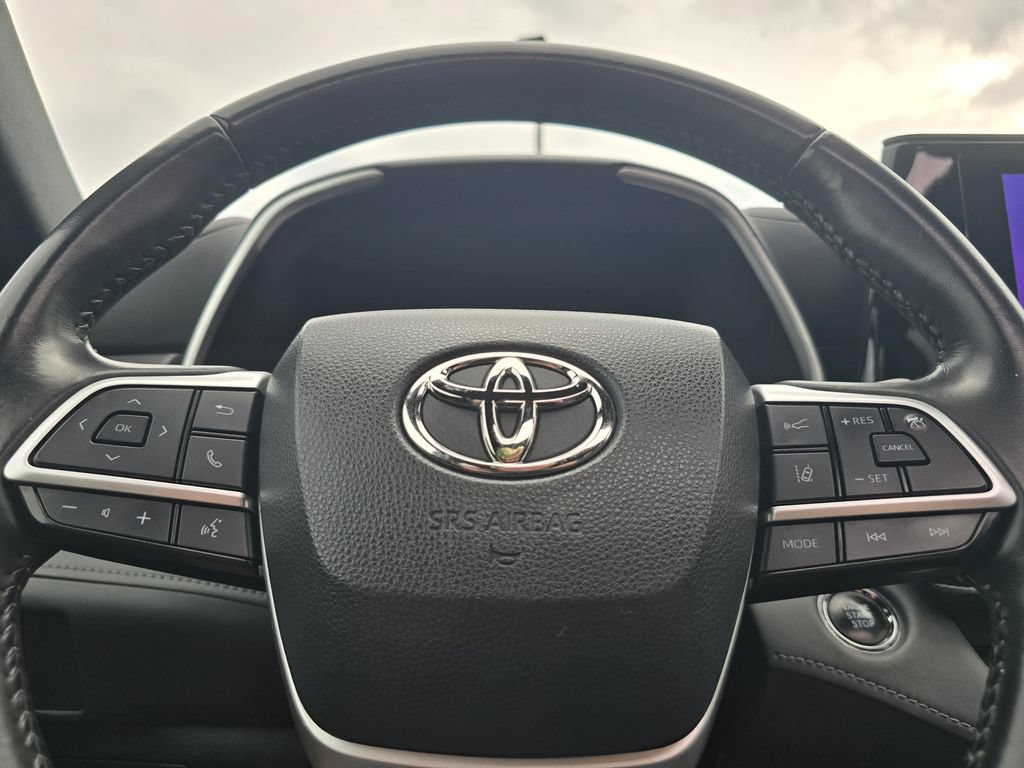 Used 2023 Toyota Highlander XSE AWD/4WD image 21