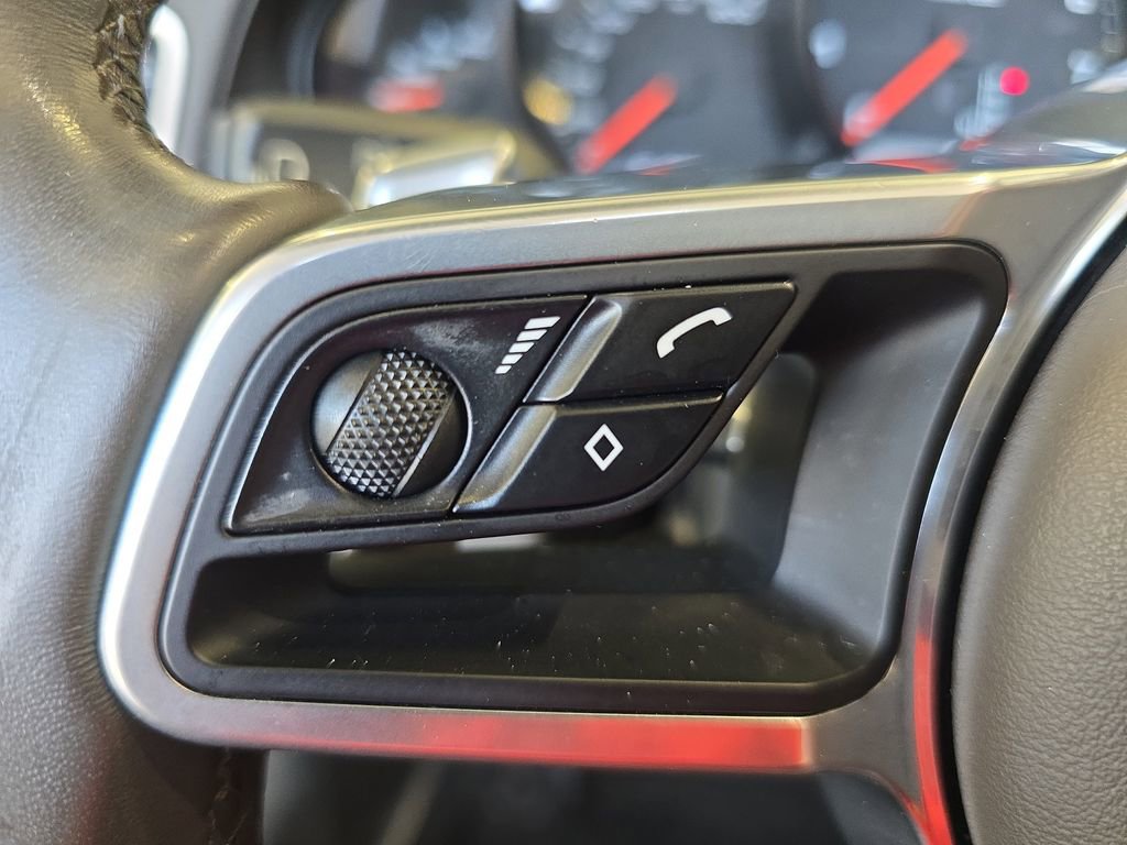 Used 2018 Porsche 911 Carrera image 17