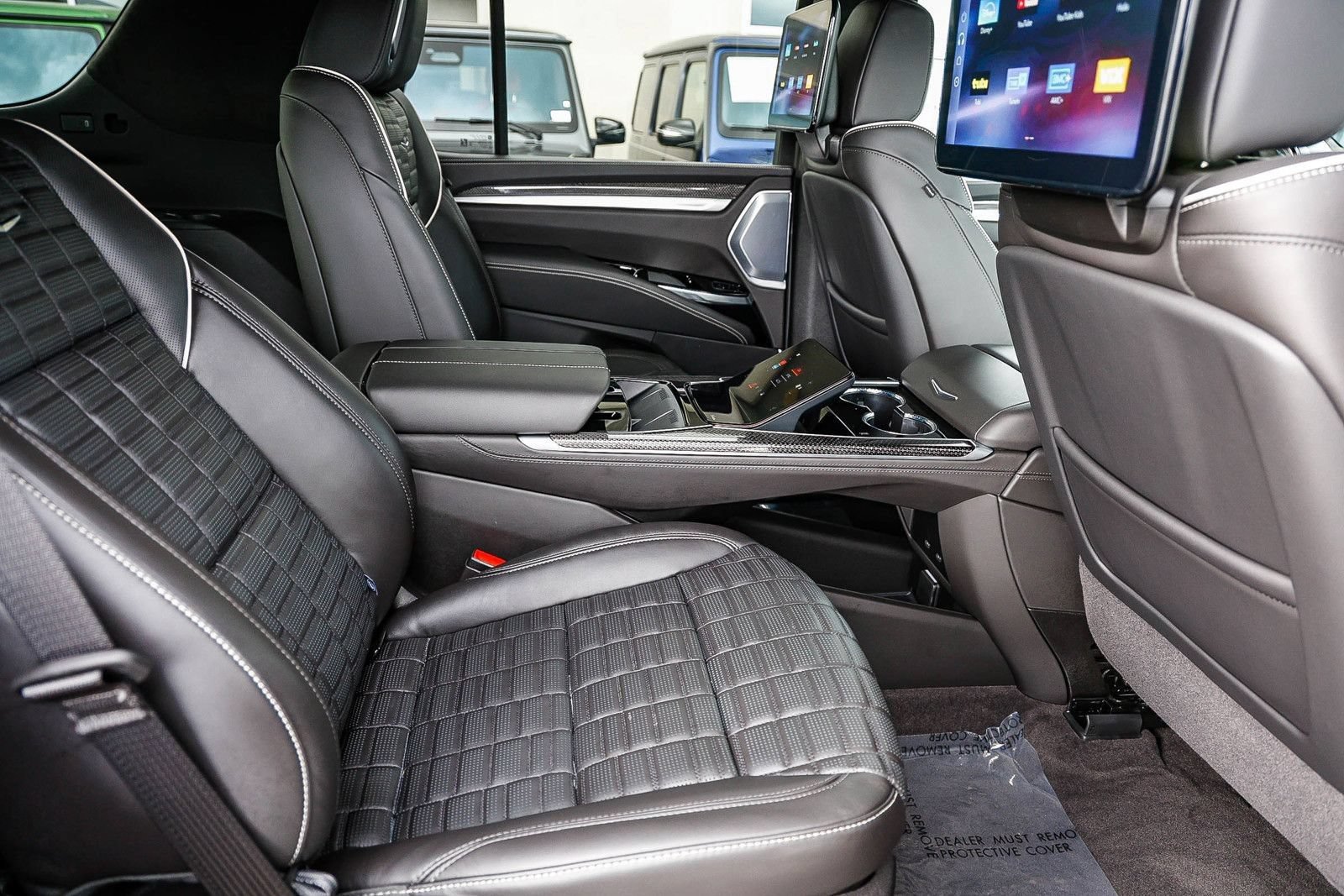 Used 2025 Cadillac Escalade V AWD/4WD image 19