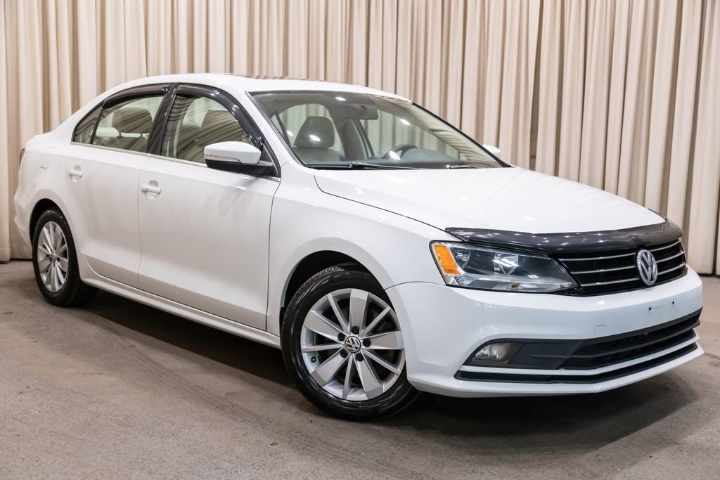 Used 2016 Volkswagen Jetta SE image 2