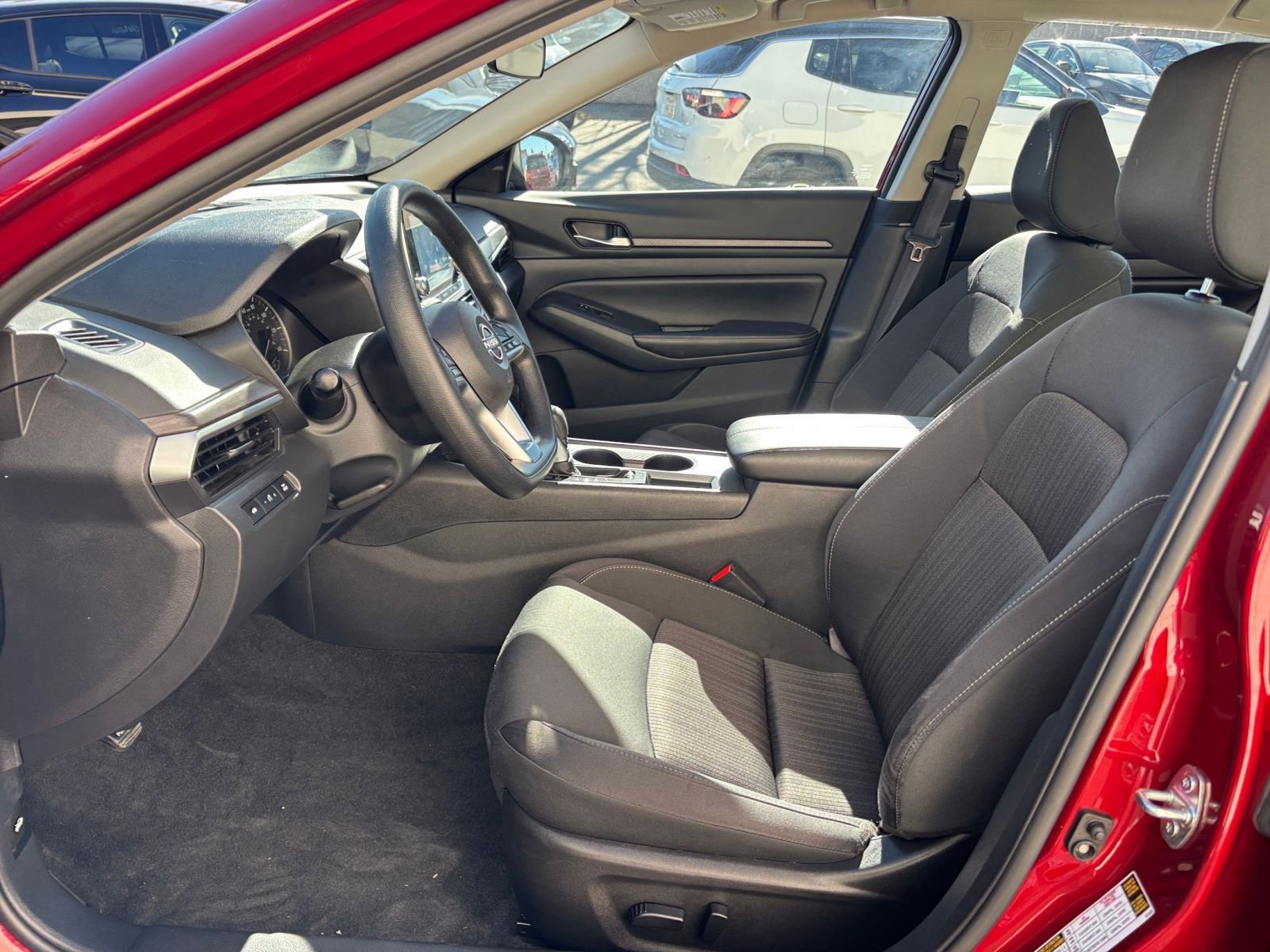 Used 2025 Nissan Altima 2.5 SV image 27