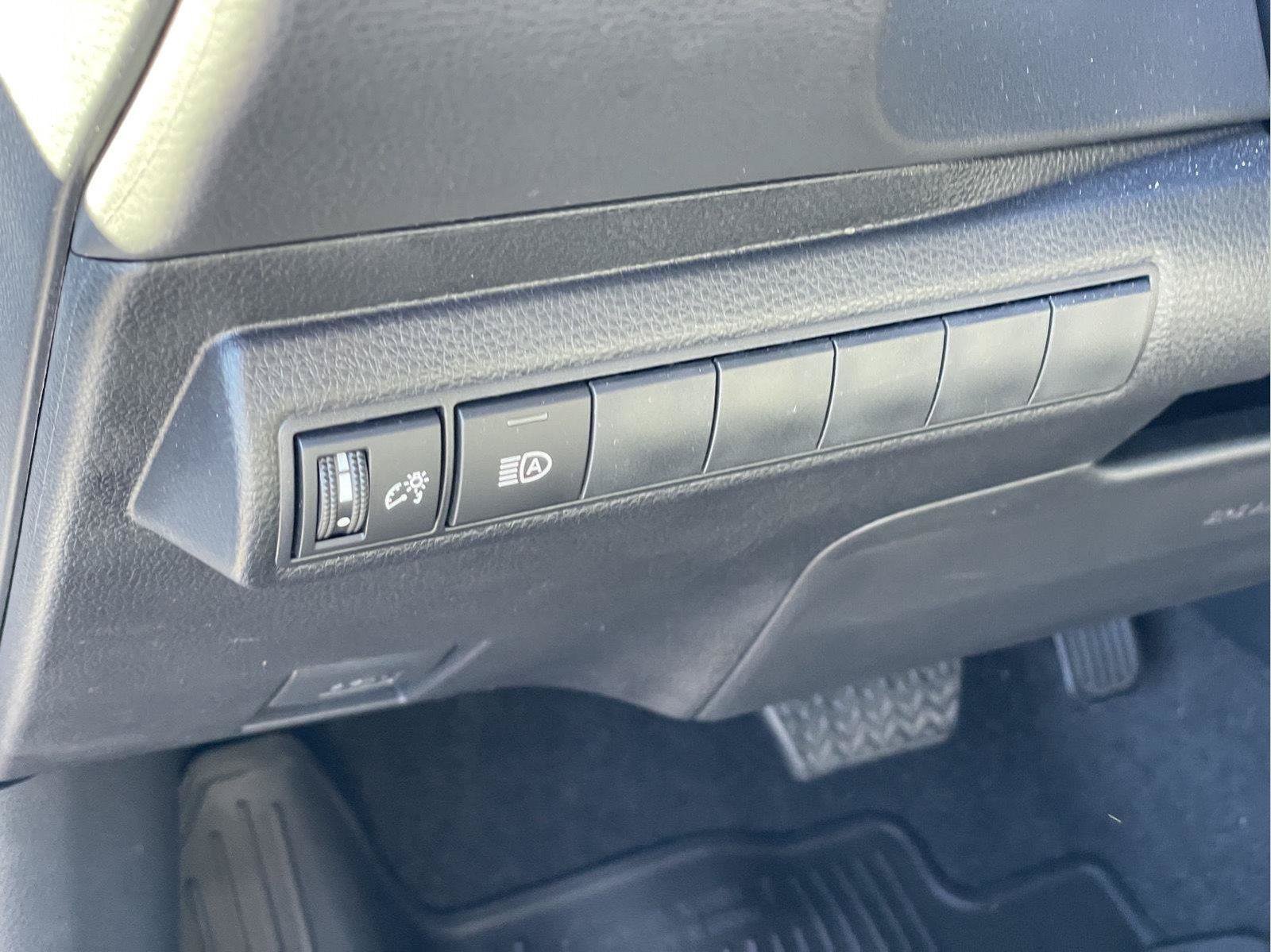 Used 2026 Toyota Corolla XSE FWD image 14