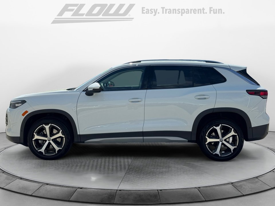 Used 2025 Volkswagen Tiguan SE image 5