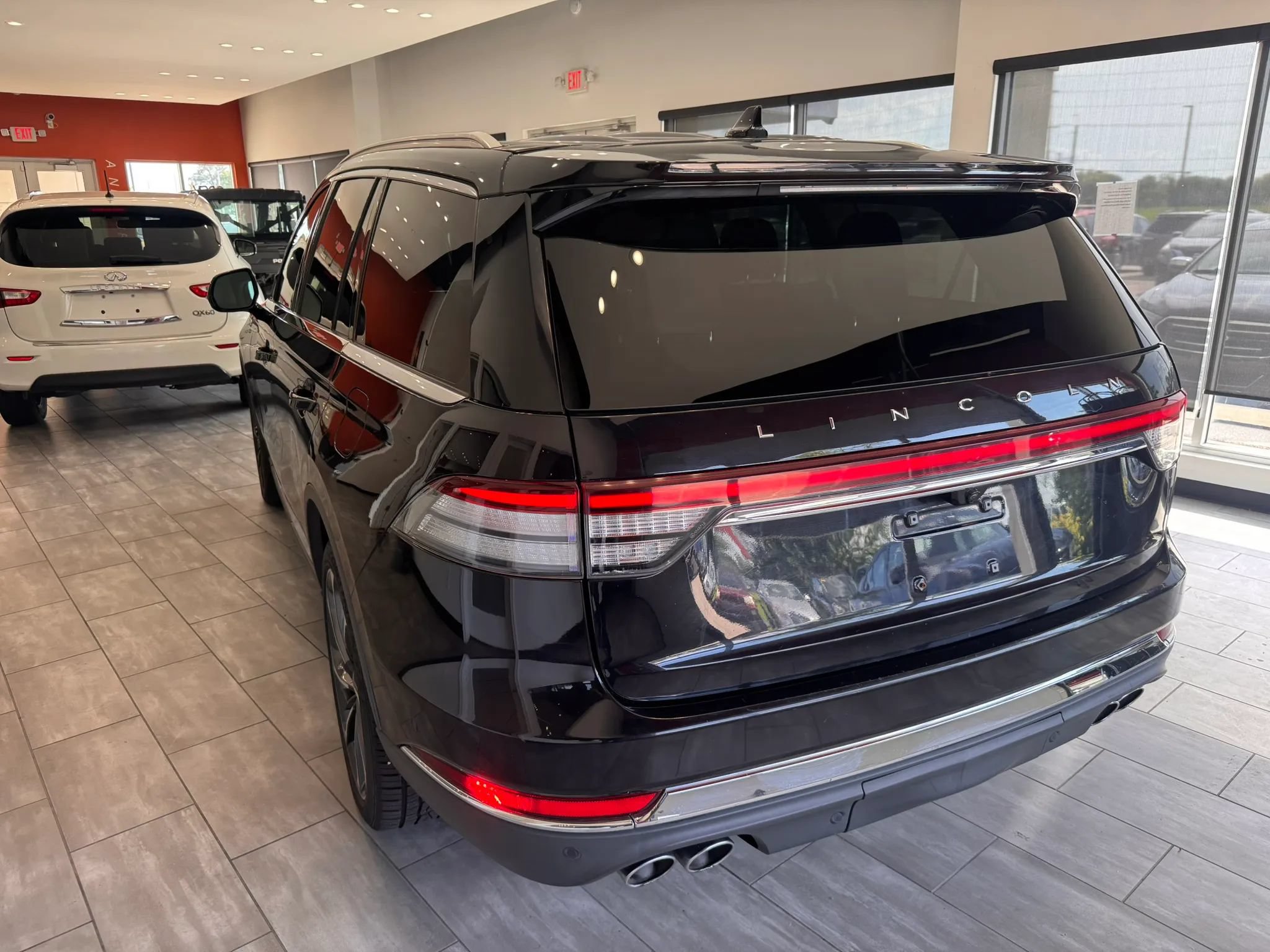 Used 2020 Lincoln Aviator Reserve w/ Equipment Group 202A AWD/4WD image 7