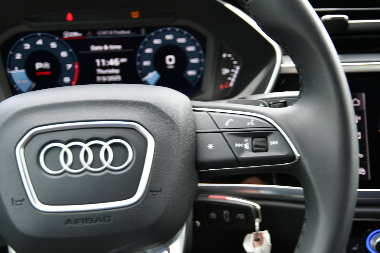 Used 2025 Audi Q3 2.0T Premium image 12