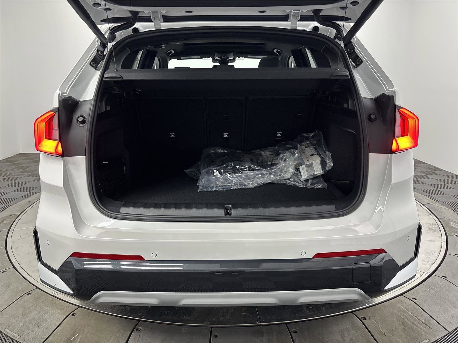 New 2026 BMW X1 xDrive28i w/ Convenience Package AWD/4WD image 21
