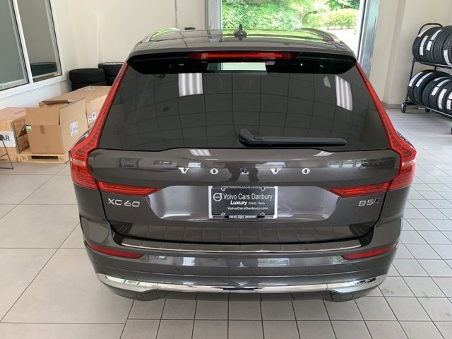 Certified 2022 Volvo XC60 B5 Inscription w/ Climate Package image 5