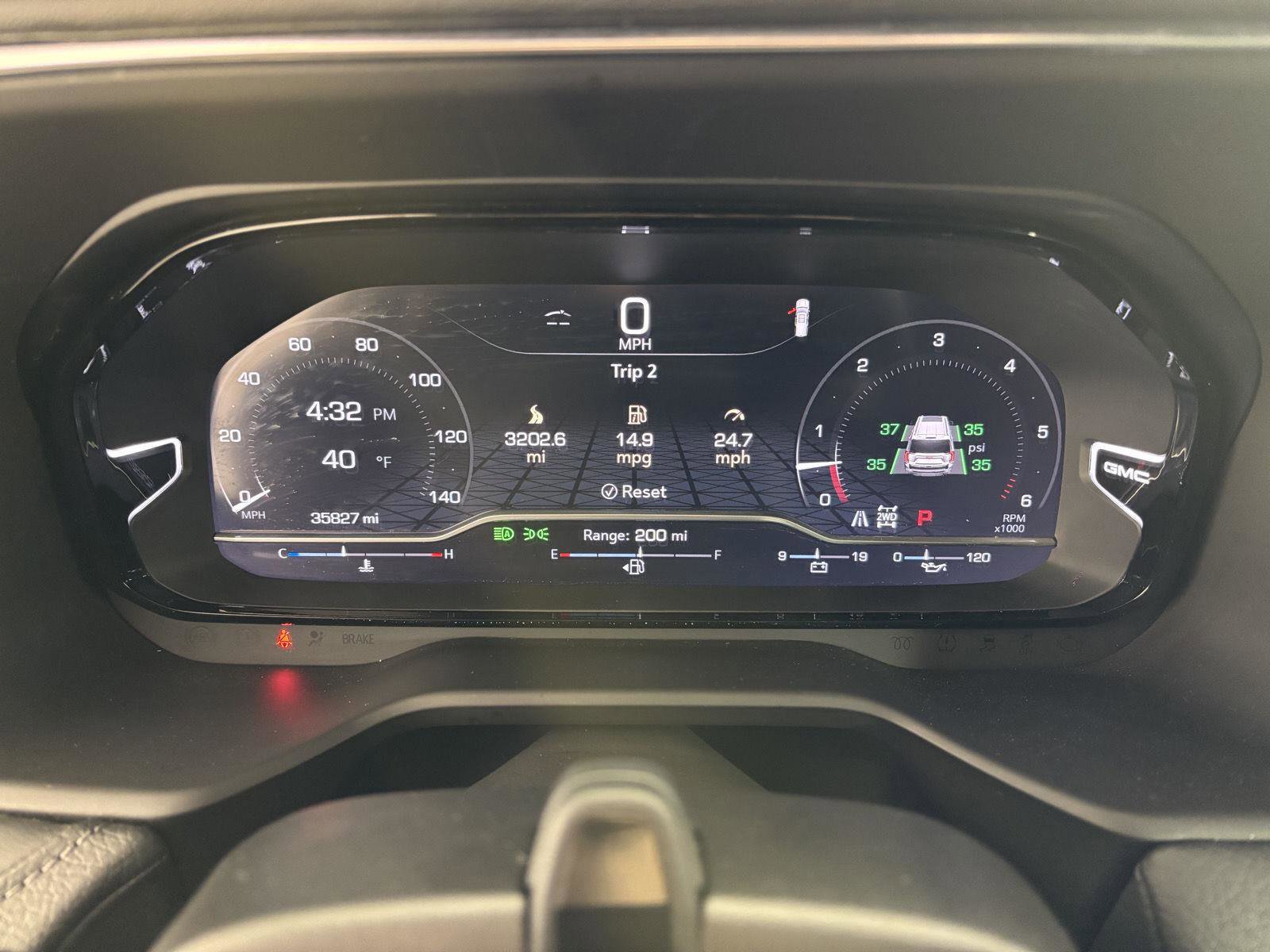 Used 2023 GMC Yukon Denali w/ Advanced Technology Package image 34