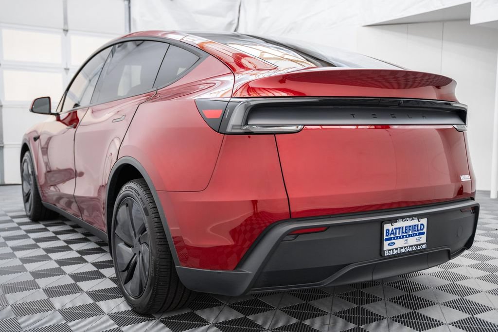 Used 2026 Tesla Model Y 2WD image 5