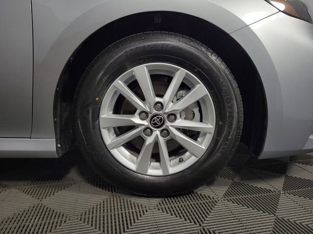 Used 2025 Toyota Camry LE FWD image 11