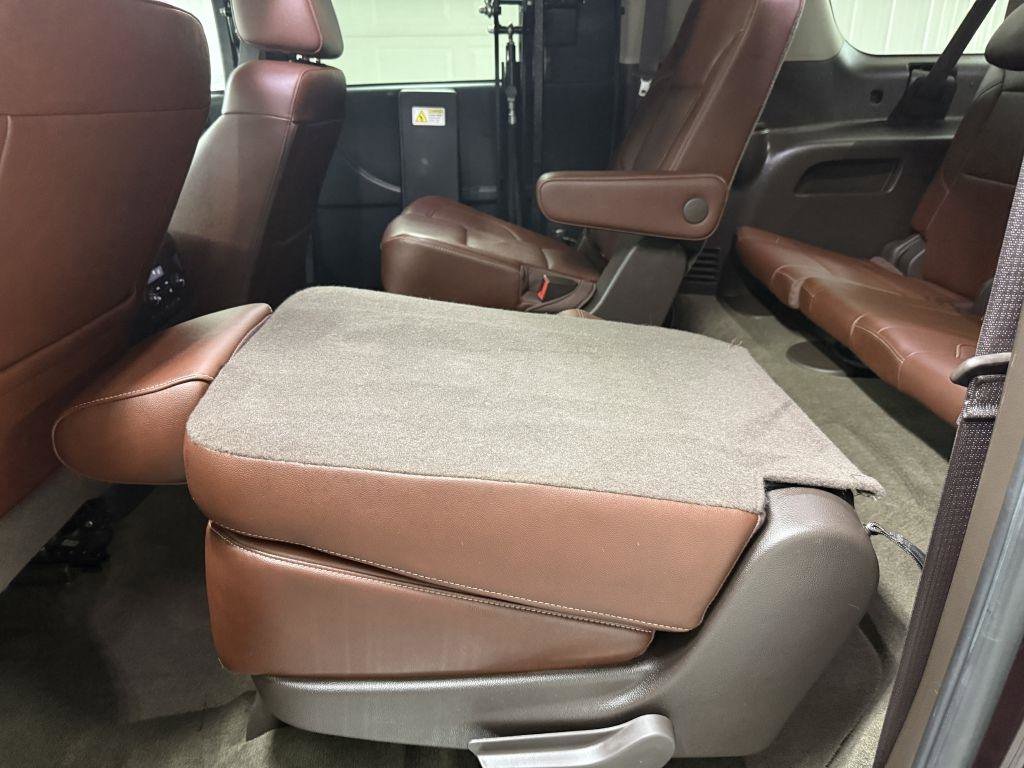 Used 2017 Chevrolet Suburban Premier image 48