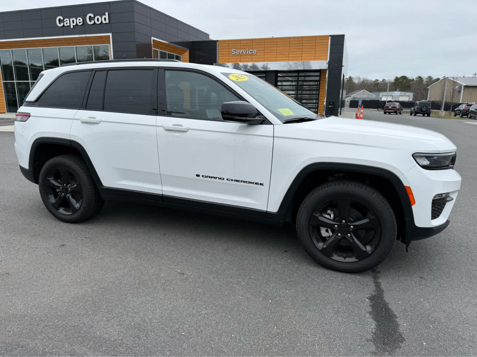 Used 2025 Jeep Grand Cherokee Limited w/ Black Appearance Package
