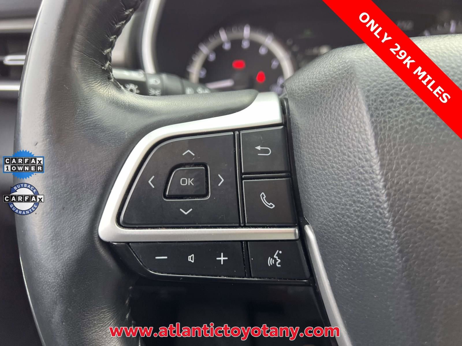 Used 2023 Toyota Highlander XLE image 32