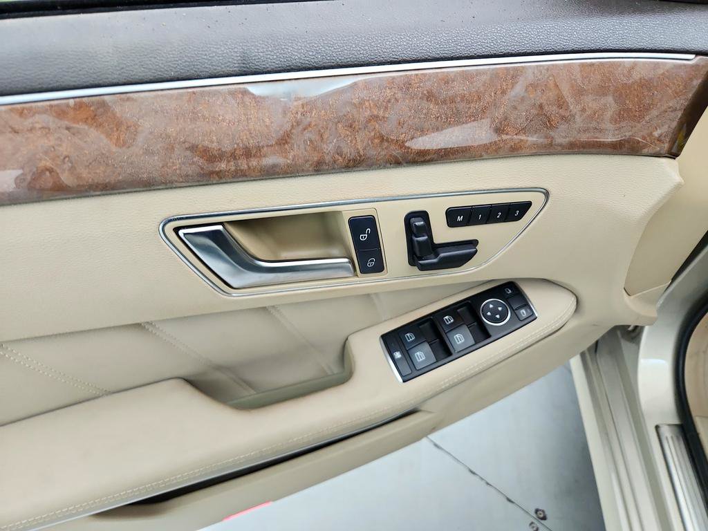 Used 2013 Mercedes-Benz E 350 Sedan image 21