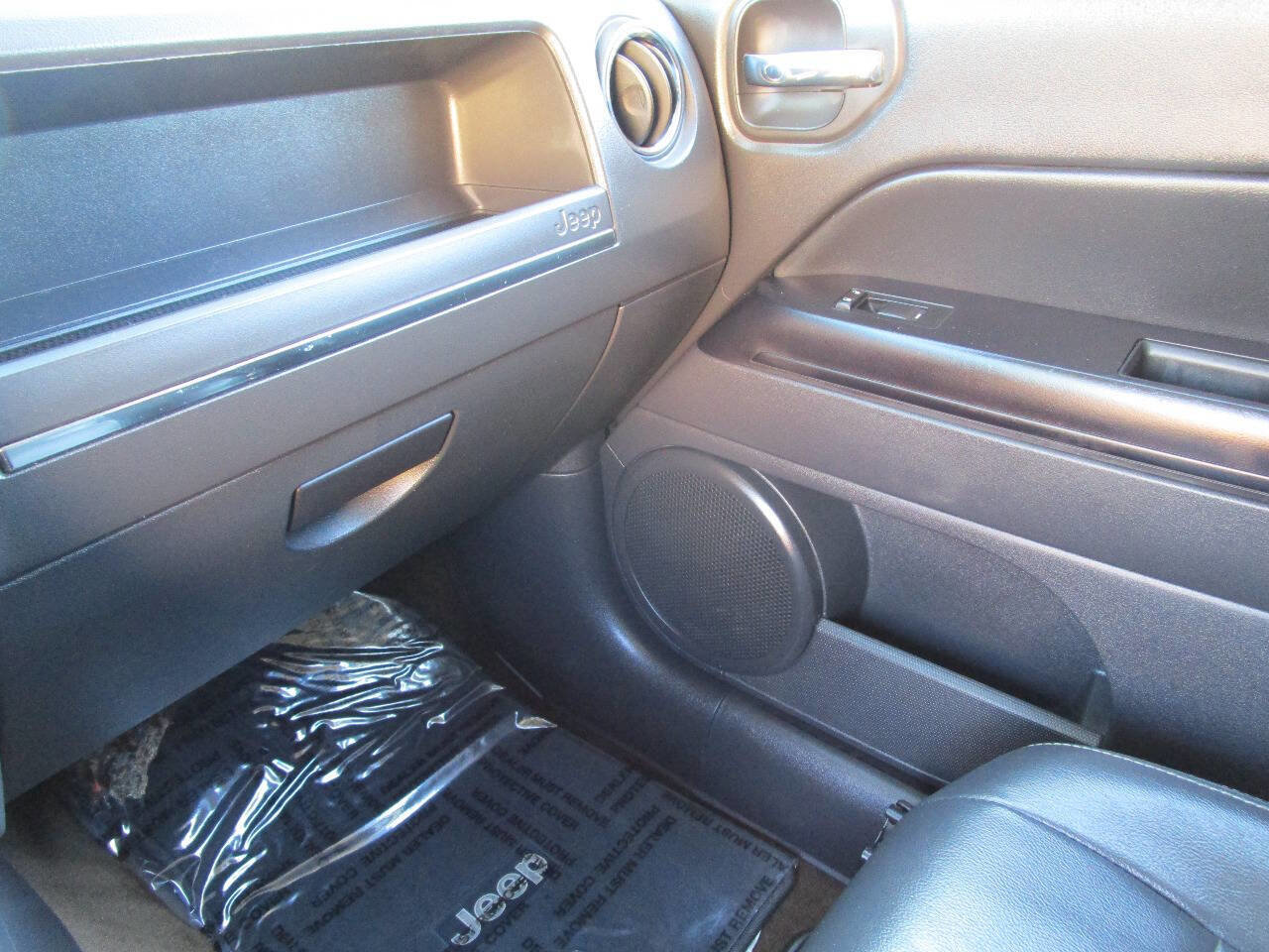 Used 2016 Jeep Patriot High Altitude image 15