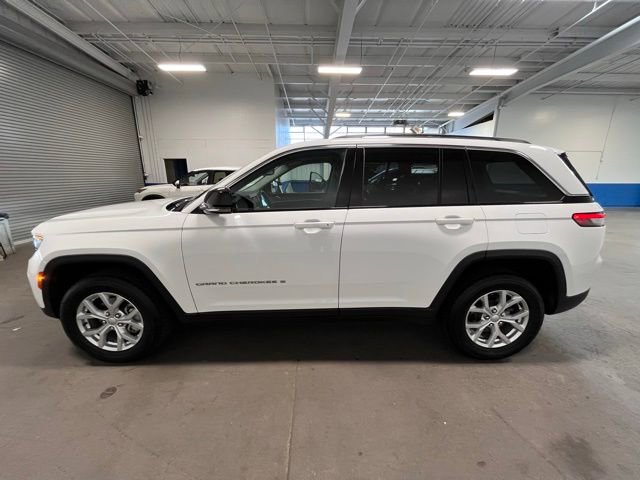 Used 2024 Jeep Grand Cherokee Limited image 6