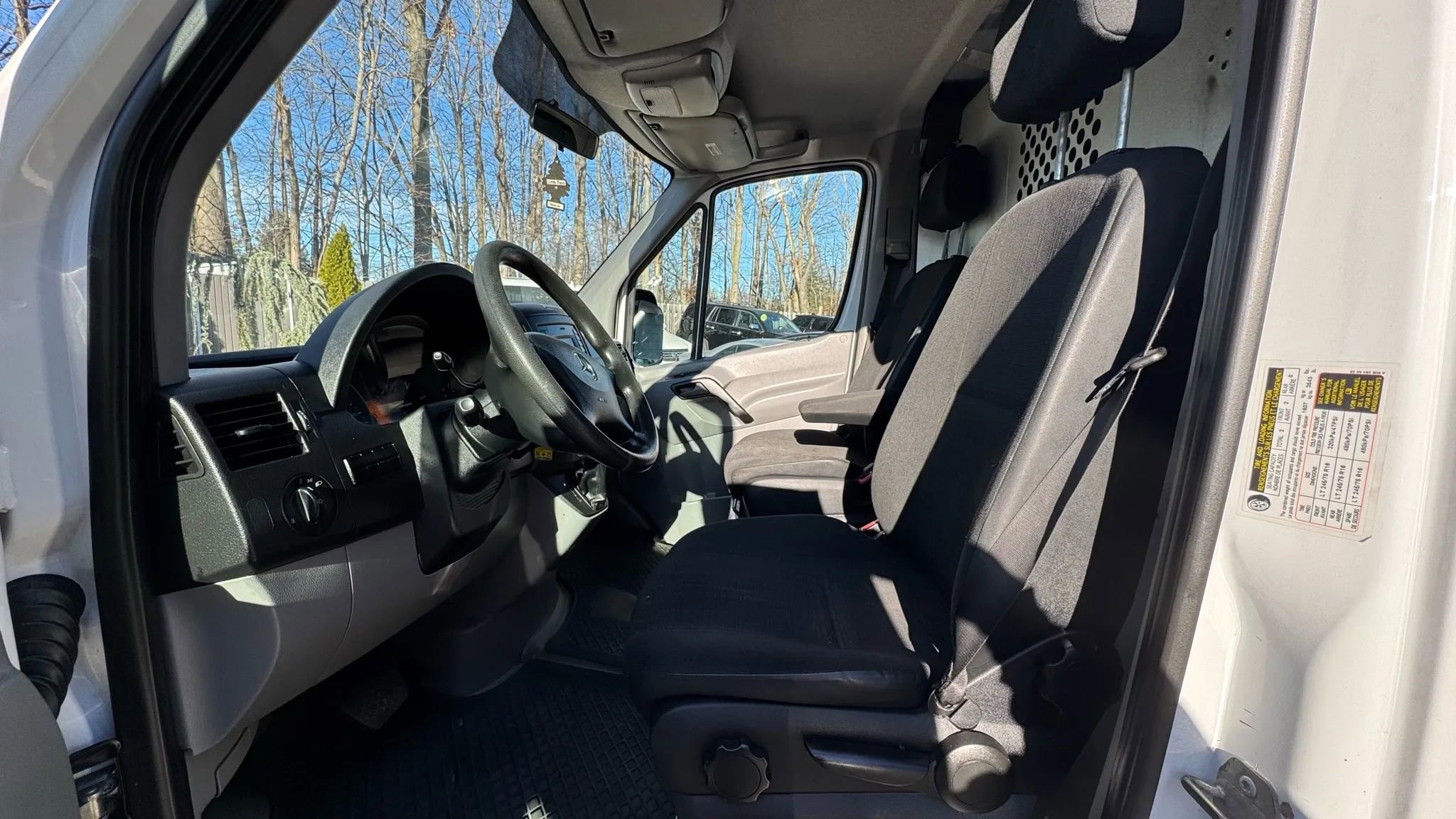 Used 2014 Mercedes-Benz Sprinter 2500 image 11