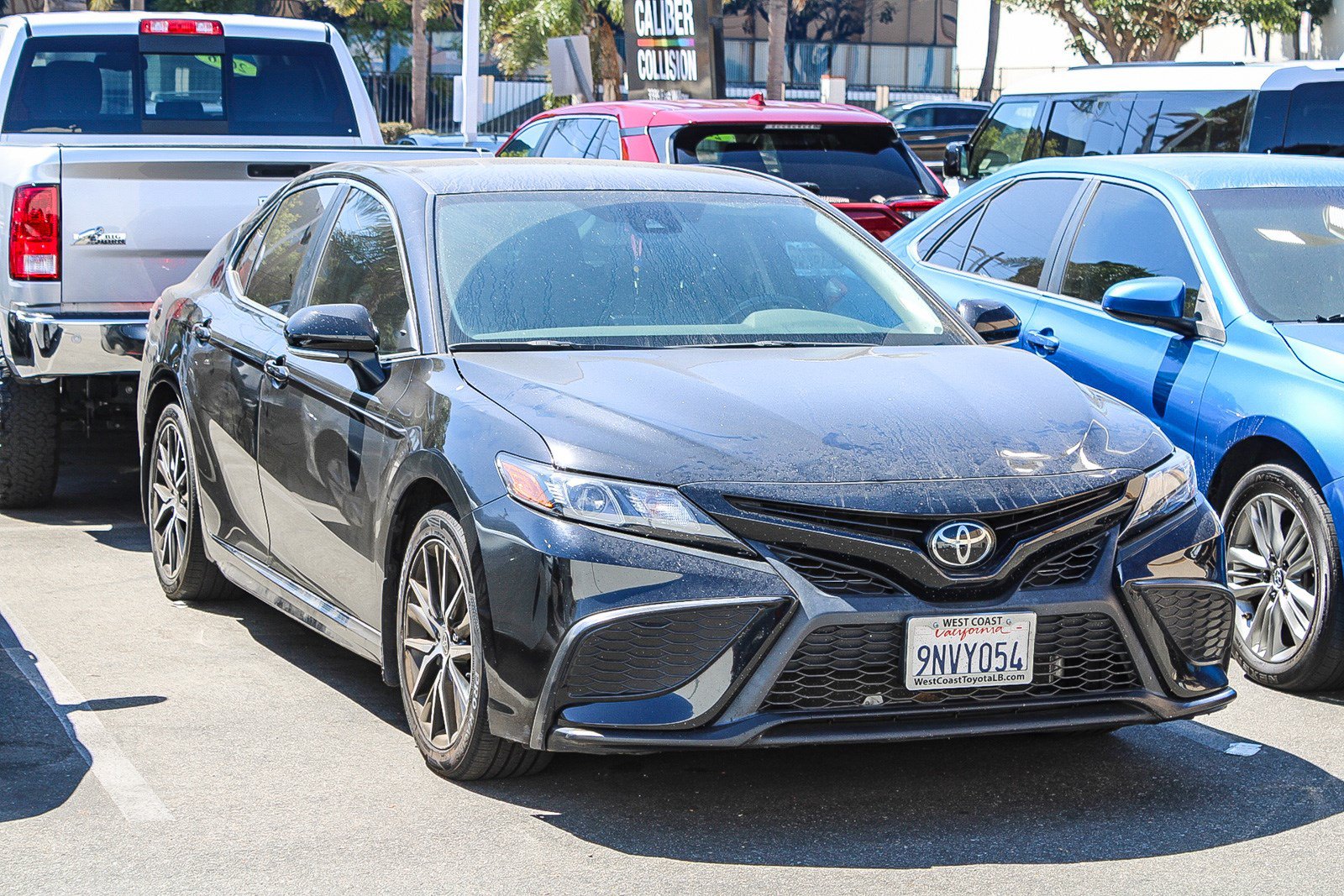Used 2024 Toyota Camry SE FWD image 3