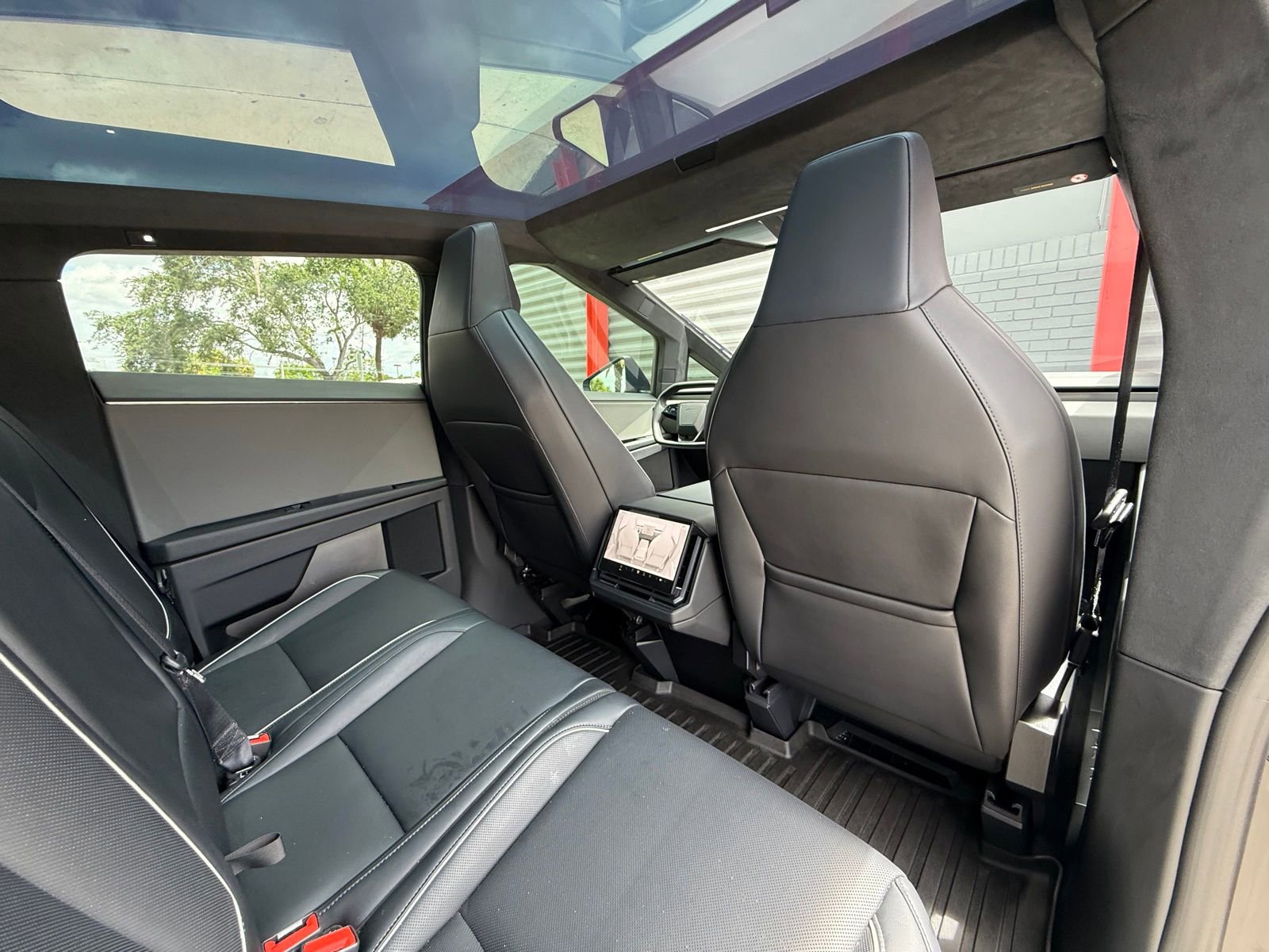 Used 2024 Tesla Cybertruck AWD Crew Cab image 21