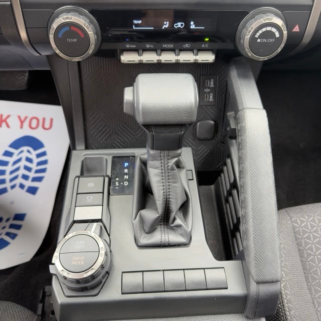 Used 2025 Toyota 4Runner SR5 AWD/4WD image 22